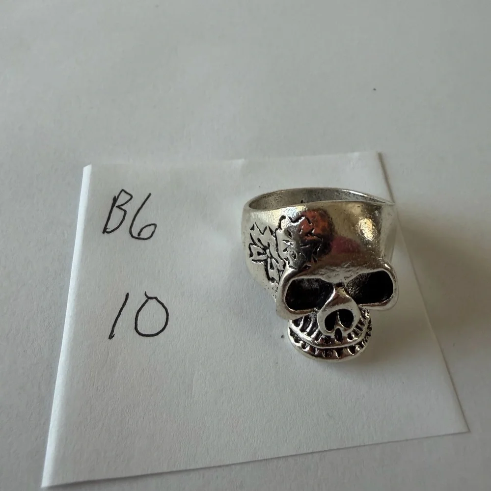Silver Skull Ring